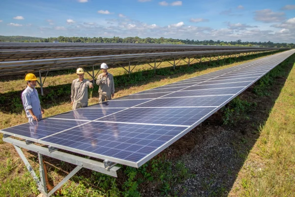 Các dự án điện mặt trời (solar farm) trước đây bắt buộc phải đầu tư BESSẢnh: Hoàng Nguyên