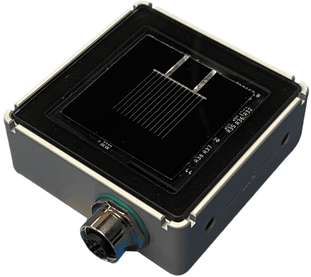 Cảm biến bức xạ mặt trời Atonometrics RC22 PV Reference Cell 1 Cảm biến bức xạ mặt trời Atonometrics RC22 chính hãng dùng cho hệ thống điện mặt trời Bifacial.